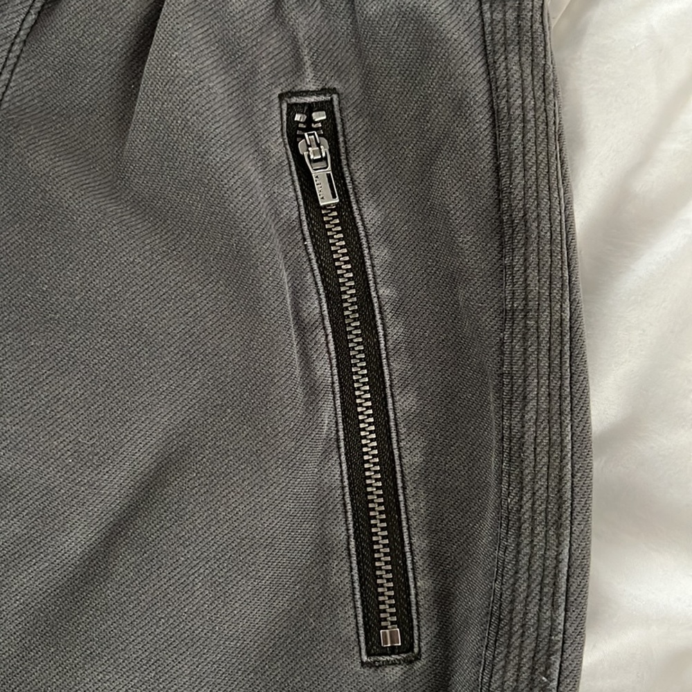 ATHLETA Dark Gray Mini Skirt, Size 4 - Picture 2 of 6